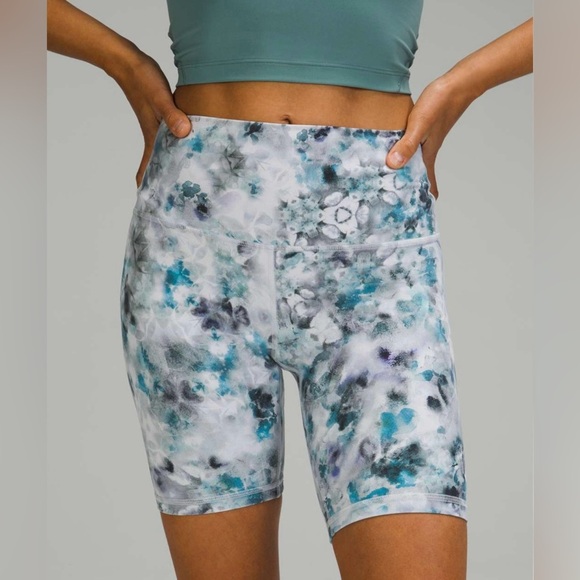 Lululemon Align Short 8" in Kaleidofloral Multi - Picture 1 of 7